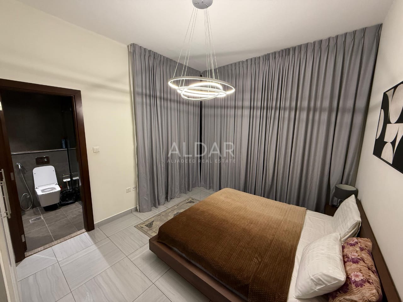 Mid Floor | Fully Furnished 