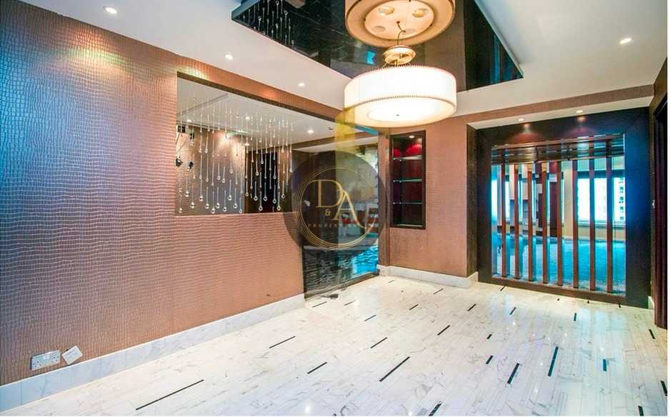 Fully Upgraded 4BR + Maid | Full Marina View