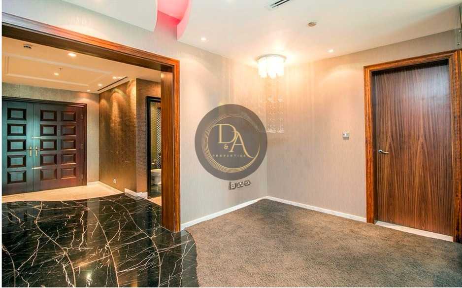 Fully Upgraded 4BR + Maid | Full Marina View