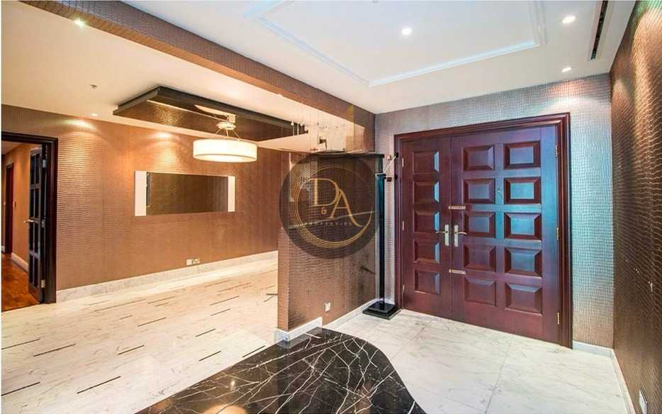 Fully Upgraded 4BR + Maid | Full Marina View