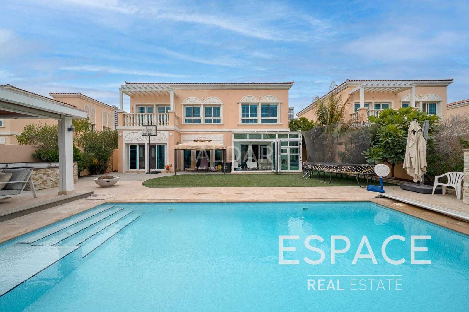 G+1 | Extended | Private Pool | Vacant on Transfer