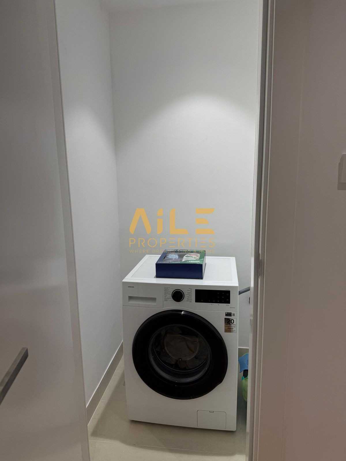 PRIME LOCATION / VACANT / GREAT FEATURES 
