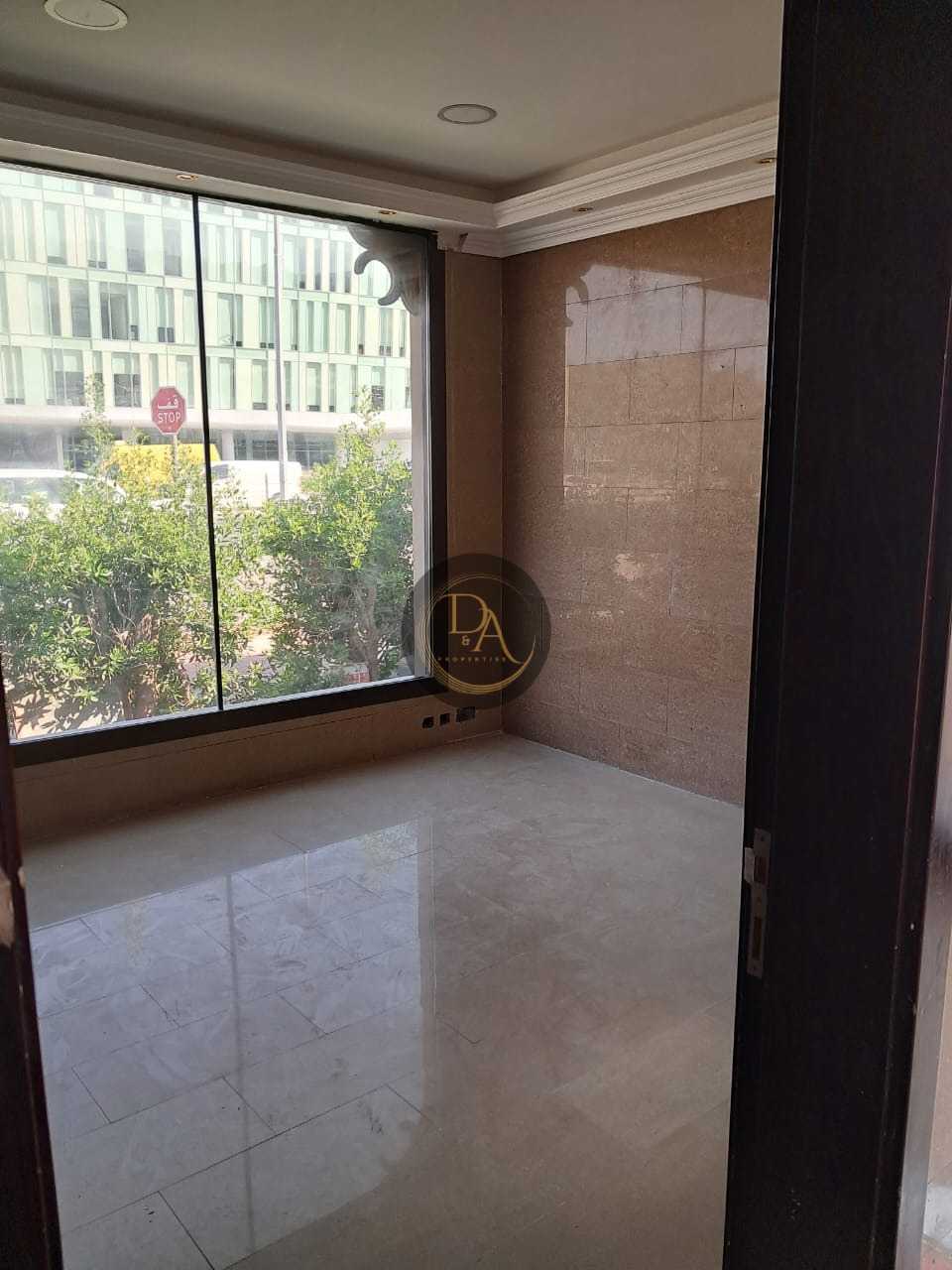 Commerical Villa, I Prime Location I Ready to Move