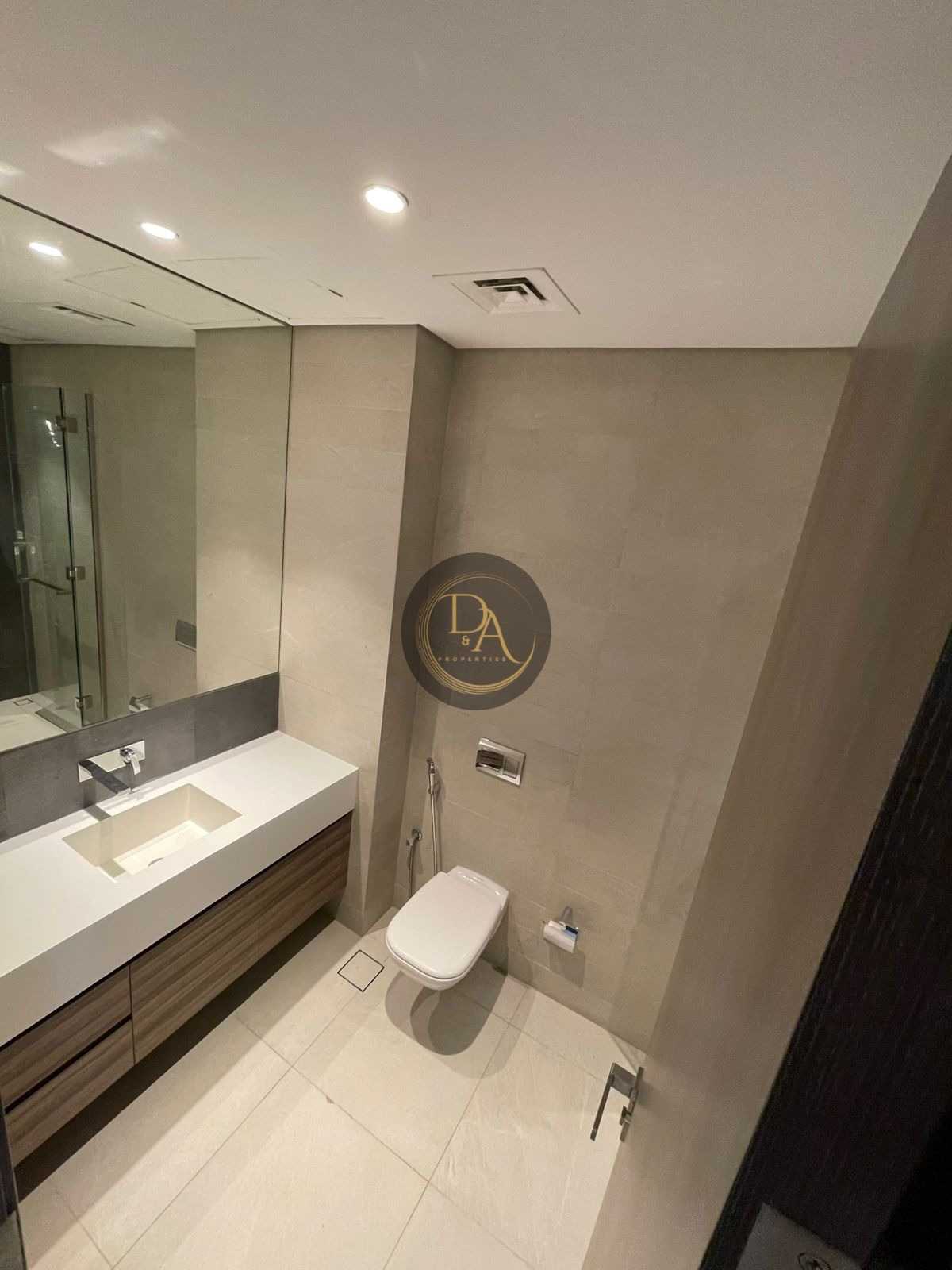 Spacious Studio | furnished | Prime Location I SOL Bay, Business Bay, Dubai