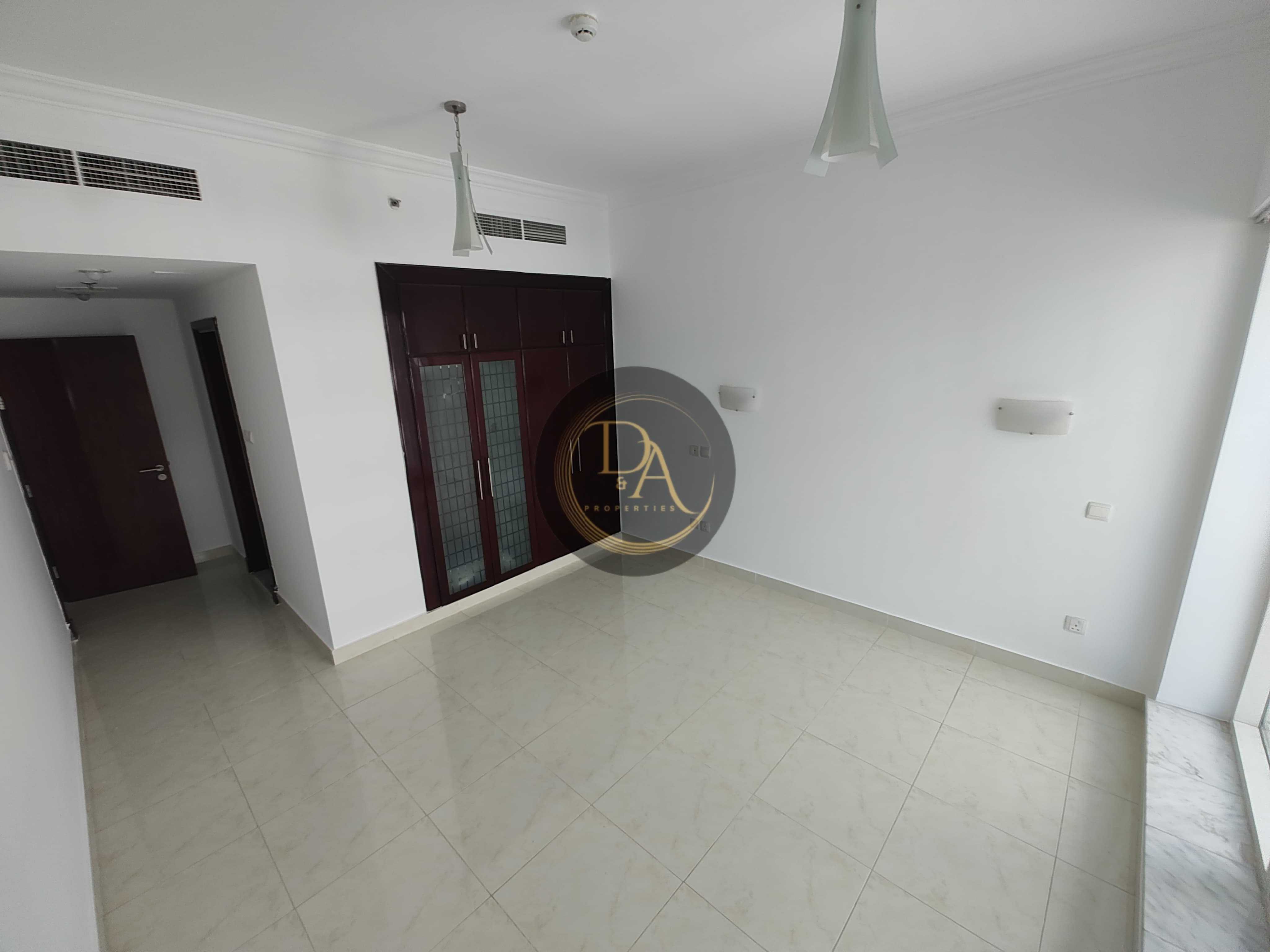1 Bedroom Spacious | Unfurnished | Well Maintained | Vacant I Opal Tower Marina, Dubai Marina.
