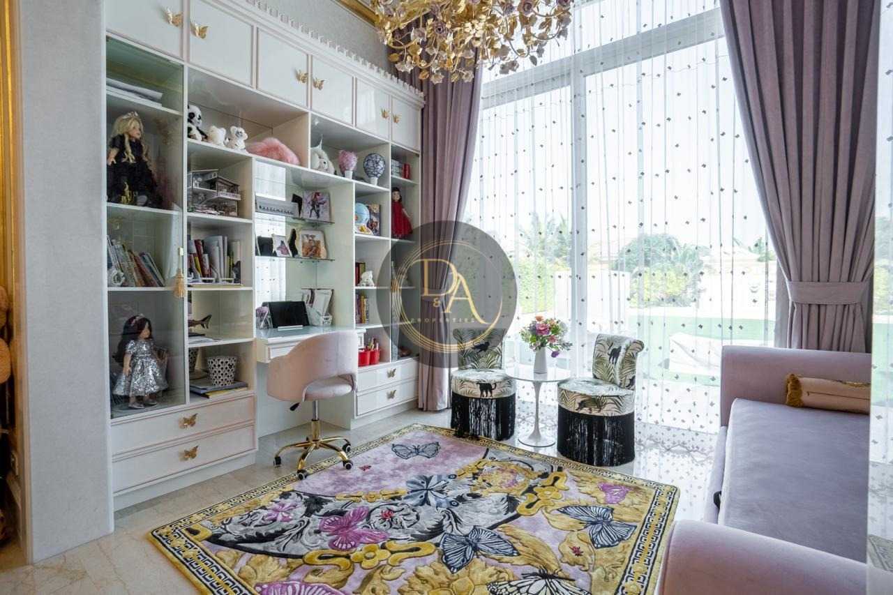 luxury villa for sale at palm jumeirah