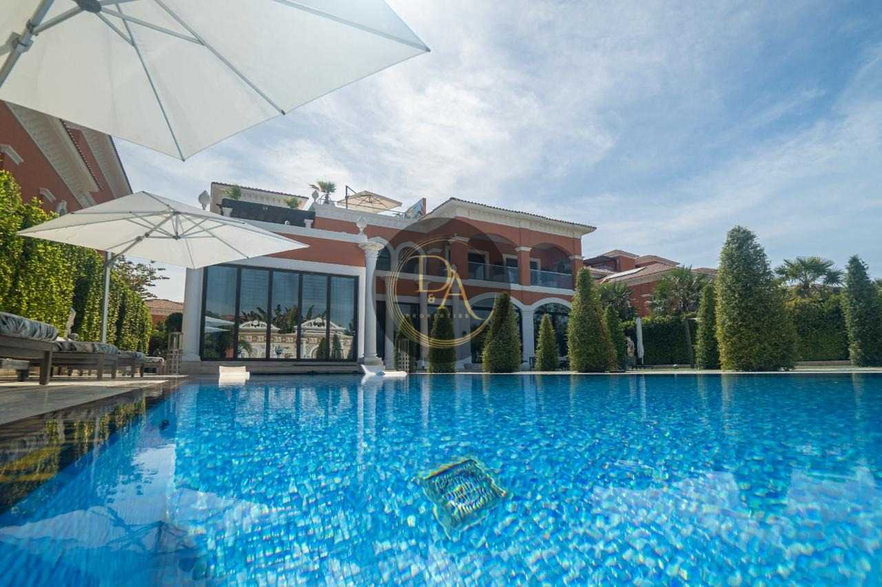 luxury villa for sale at palm jumeirah
