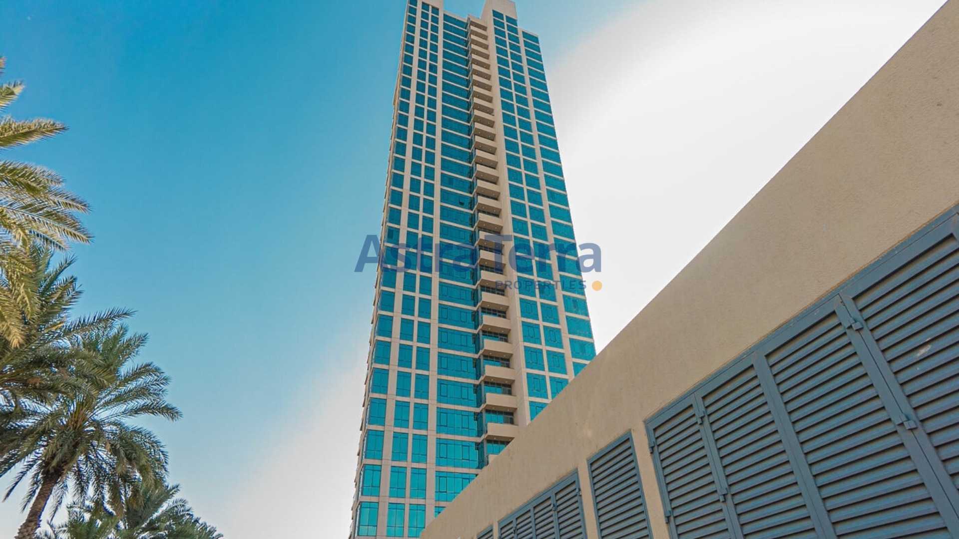 LUXURY LIVINING | SPLENDIND VIEWS| READY TO MOVE