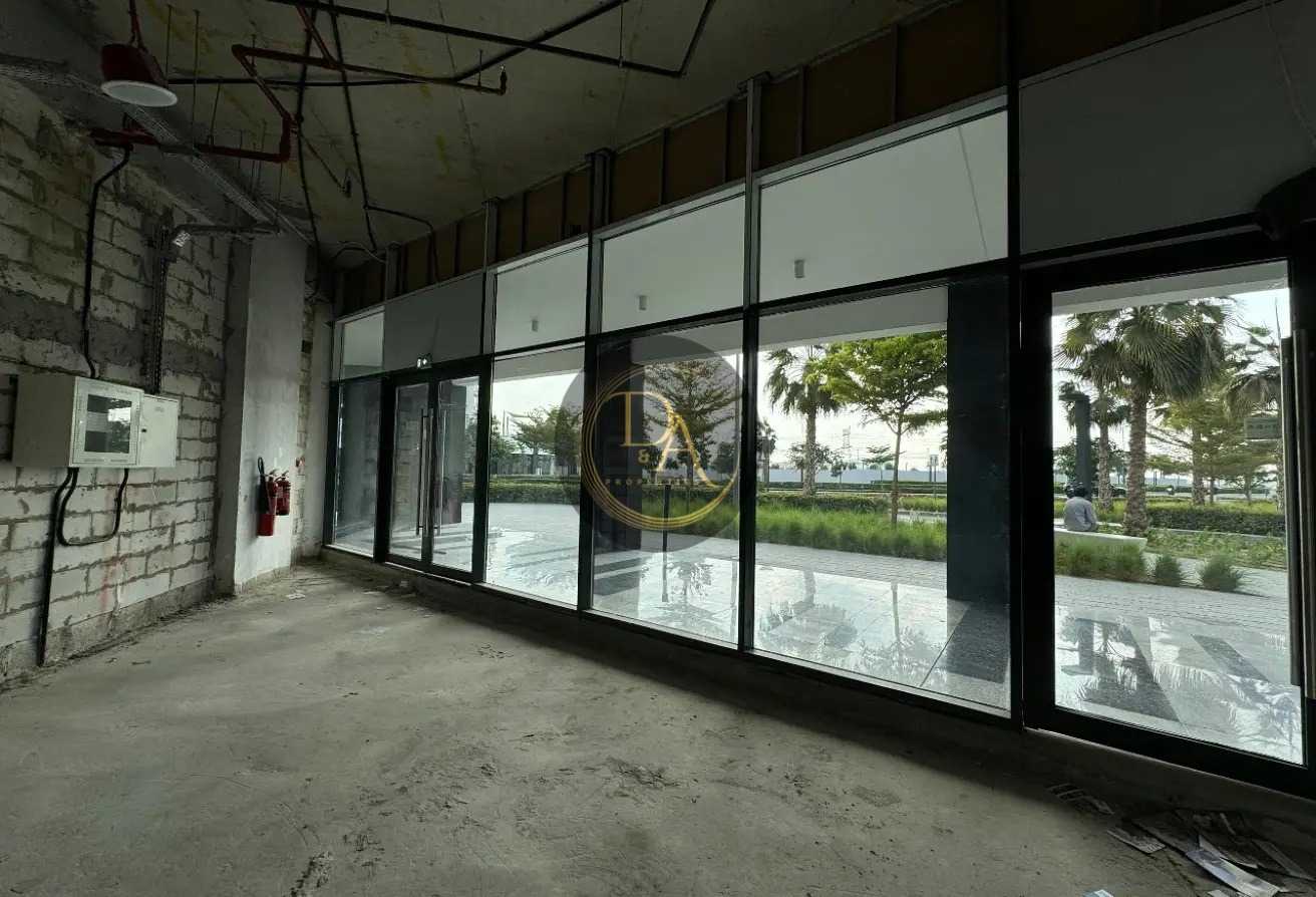 🏬 Prime Retail Shop in Azizi Riviera 4 | 476 Sq.ft. | AED 180,000 | Canal-Facing Opportunity