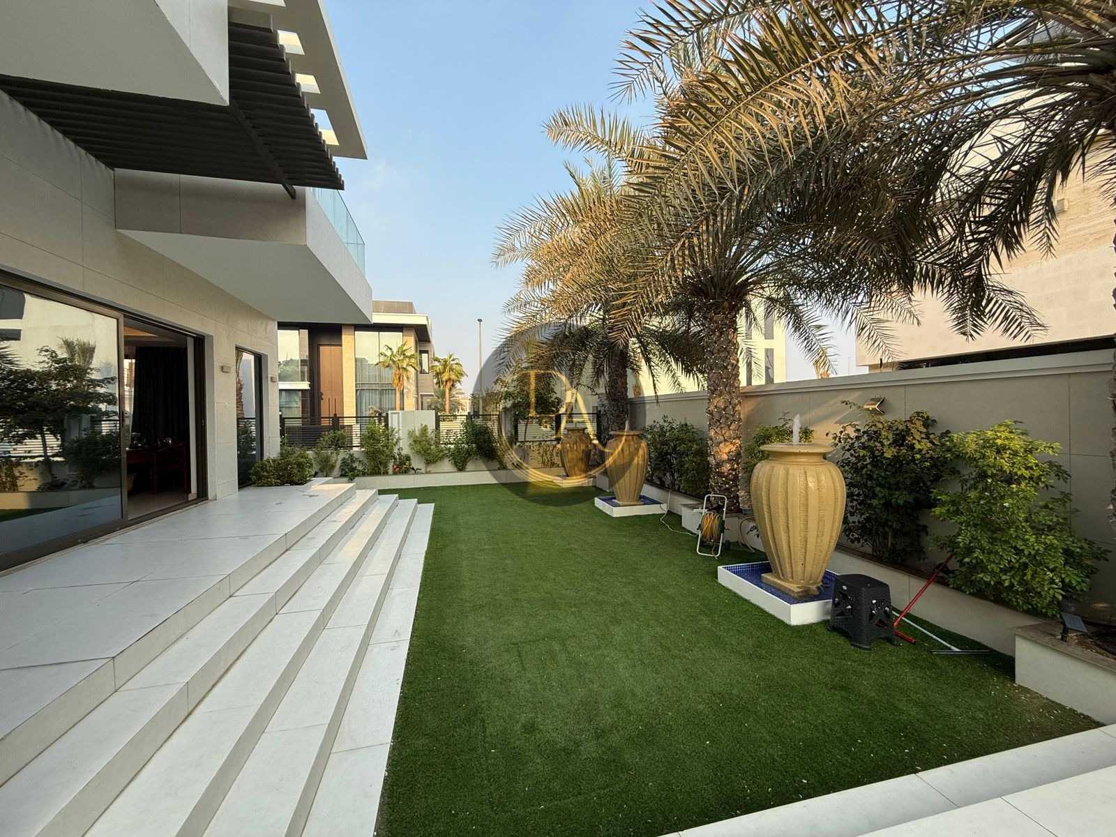 6 bedrooms 7 bathrooms +2 kitchen +4 halls; Single Family Villa in JVT for sale only 9.5M