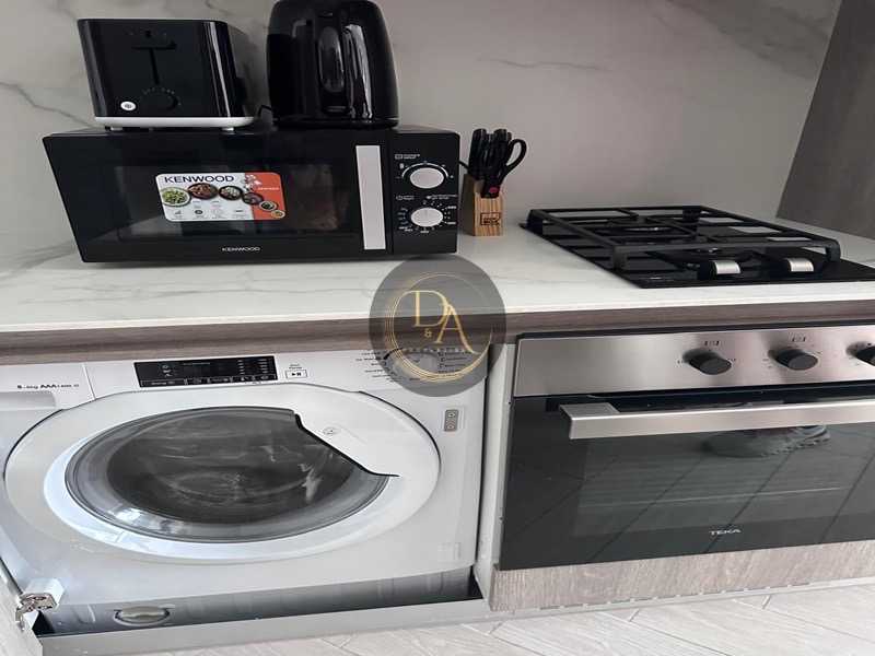 STUDIO AVAILABLE FOR RENT IN OXFORD 212 JVC