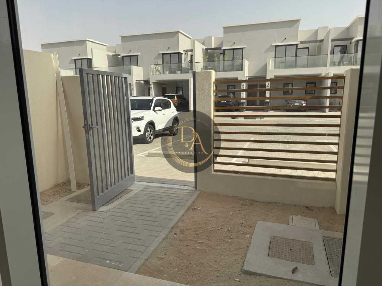 Specious Villa For Rent Rukan 3I Dubai Land