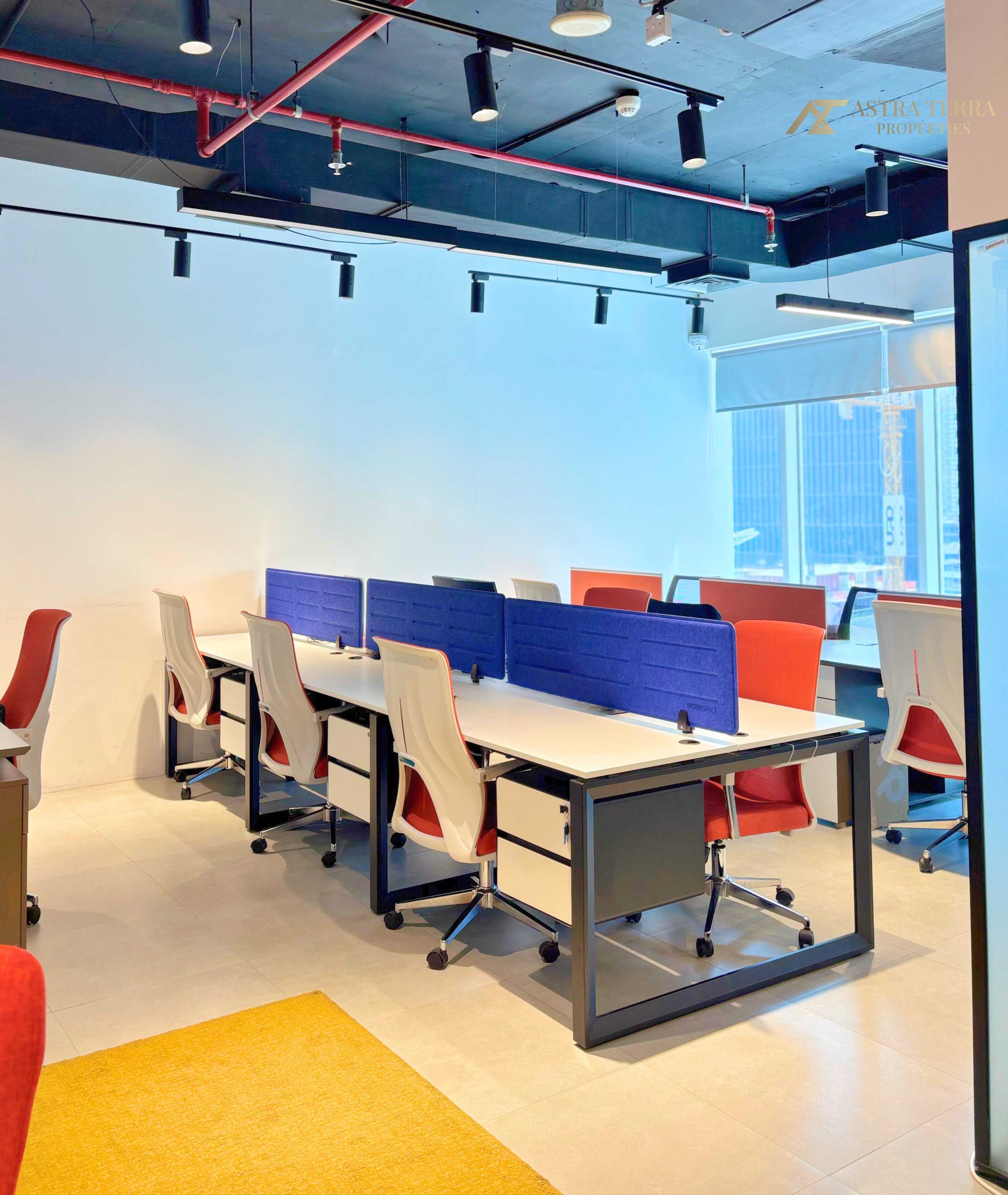 SPACIOUS OFFICE | FULLY FURNISED | OPEN VIEW 