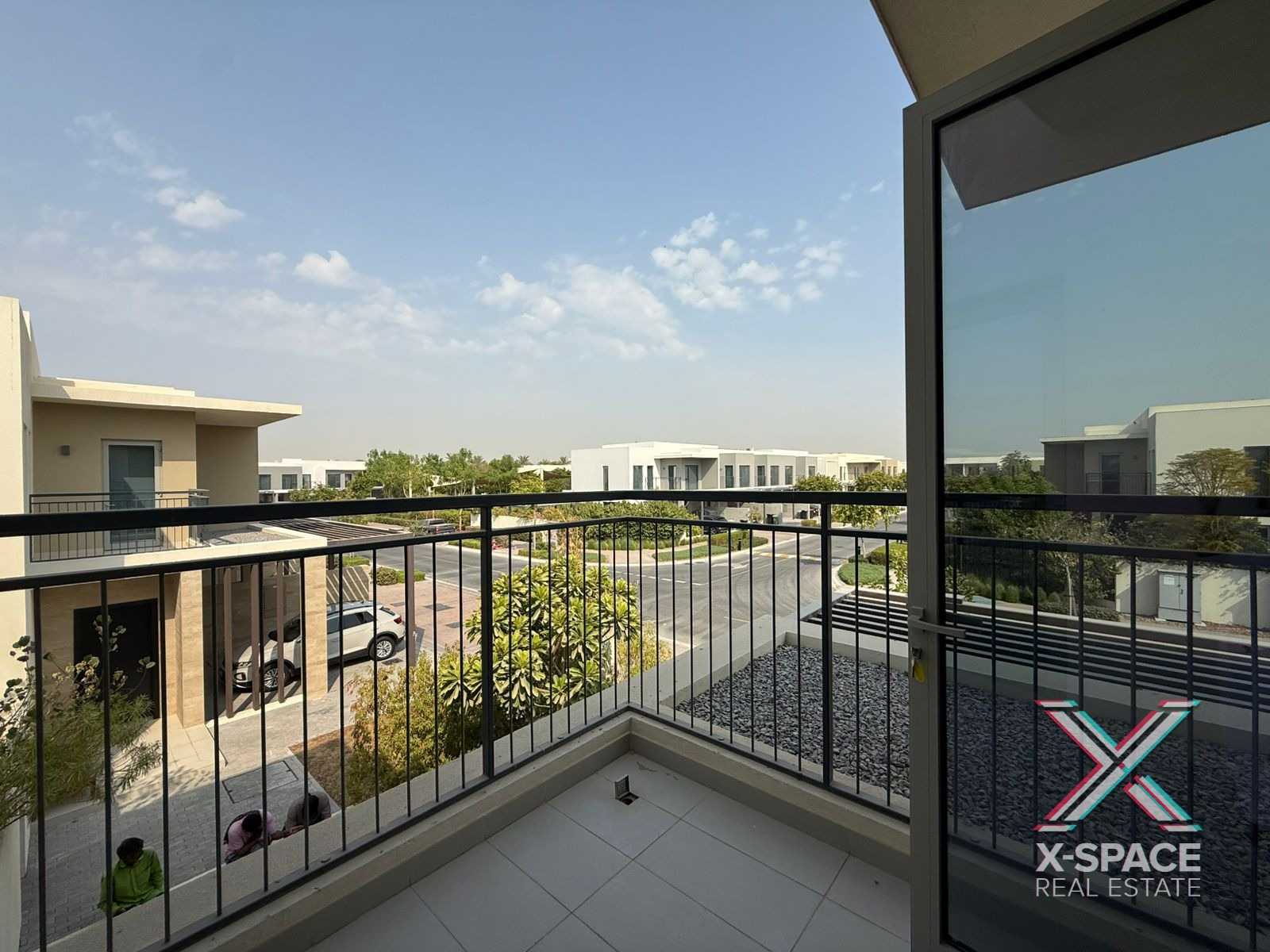 Unfurnished I Ready to view I Outdoor Garden
